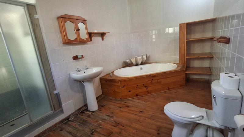 To Let 7 Bedroom Property for Rent in Humansdorp Eastern Cape
